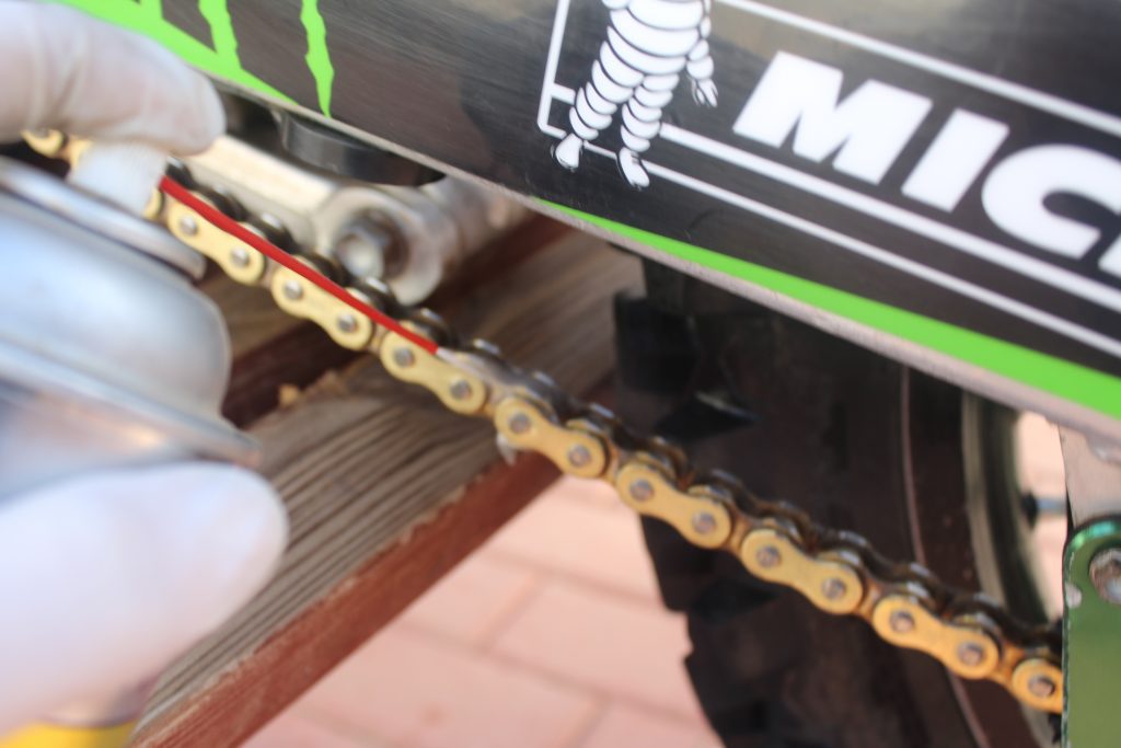 שימון וניקוי שרשרת באופנוע. איך לנקות ולשמן שרשרת באופנוע