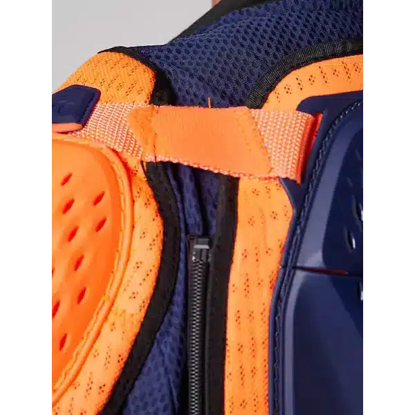 מגן גוף פוקס כחול FOX TITAN Sport