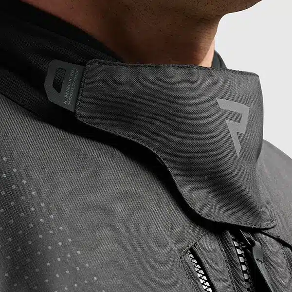 צווארון במעיל רכיבה רב עונתי שחור Rebelhorn Hiker IV