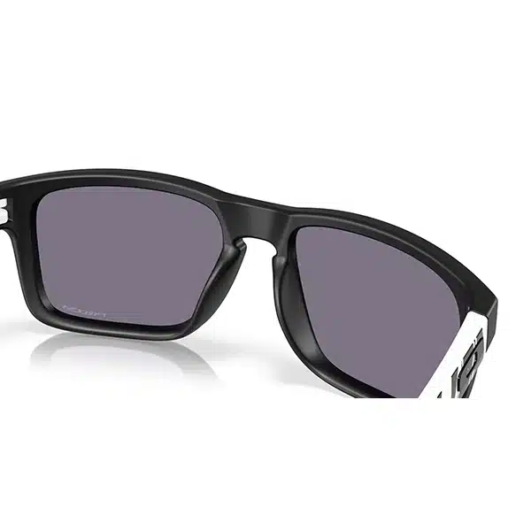 משקפי שמש OAKLEY HOLBROOK MATTE BLACK PRIZM GREY
