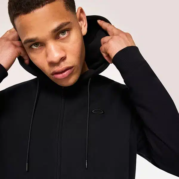 קפוצ'ון אוקלי שחור OAKLEY TEDDY FULL ZIP HODDIE דוגמן זווית קדמית