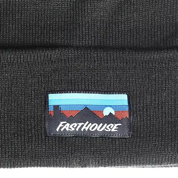 כובע גרב פסטהאוס שחור FASTHOUSE Silhouette Beanie Black עיצוב מקרוב
