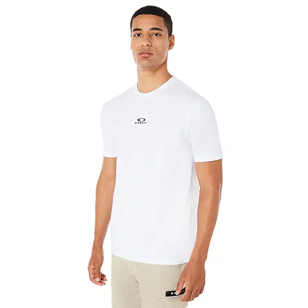 חולצה קצרה אוקלי לבן OAKLEY BARK NEW SS דוגמן מקדימה פונה שמאלה