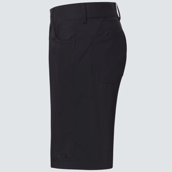 מכנס קצר אוקלי שחור Oakley Baseline Hybrid 21 על הצד