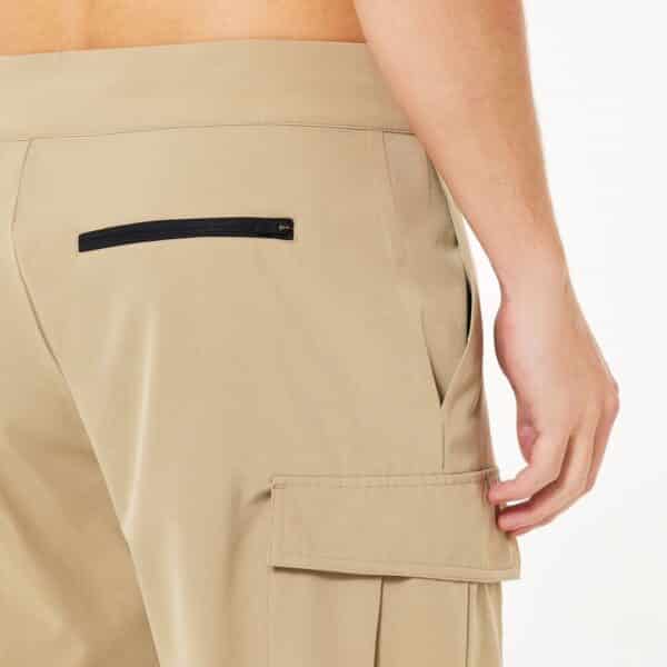 מכנס קצר אוקלי בז' CAPE CARGO RC HYBRID 20” SHORT
