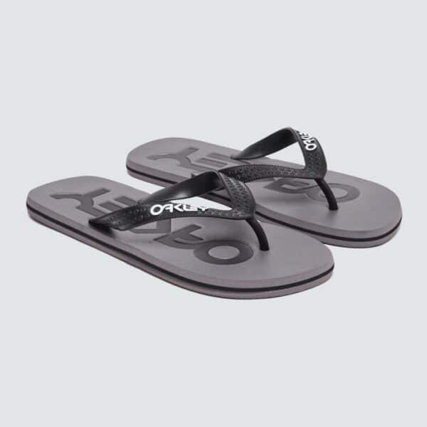 כפכפים אוקלי אפור Oakley College Flip Flops מקדימה פונים ימינה