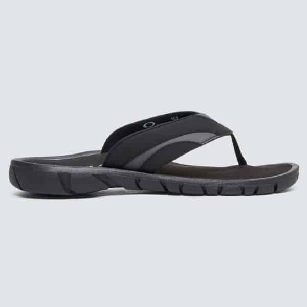 כפכפים אוקלי שחור OAKLEY O COIL SANDAL צד ימין פונה ימינה