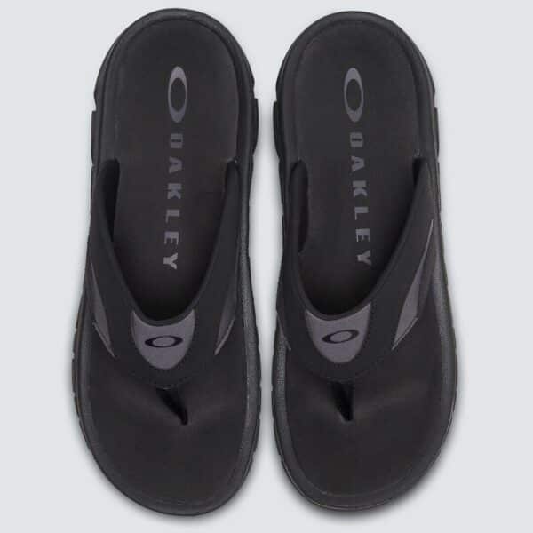 כפכפים אוקלי שחור OAKLEY O COIL SANDAL זוג מקדימה