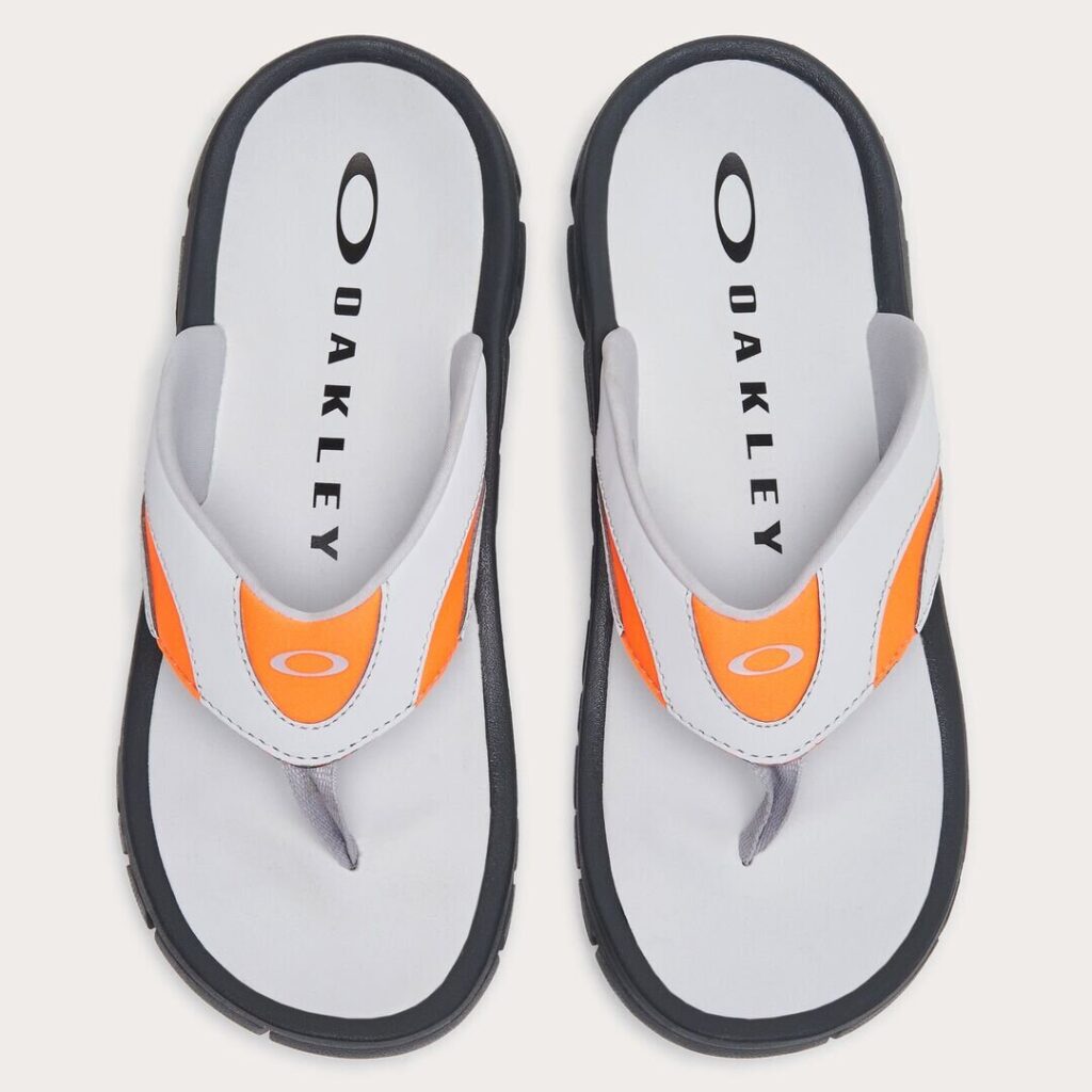 כפכפים אוקלי אפור/כתום OAKLEY O COIL SANDAL זוג מקדימה