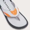 כפכפים אוקלי אפור/כתום OAKLEY O COIL SANDAL צד ימין מקרוב