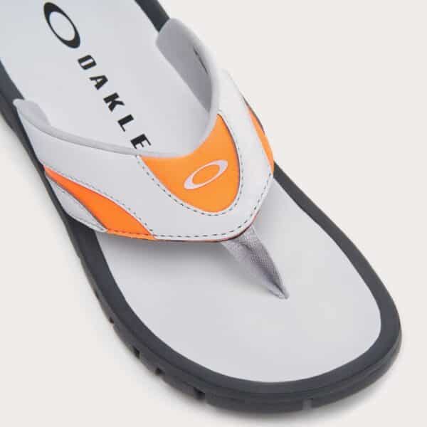 כפכפים אוקלי אפור/כתום OAKLEY O COIL SANDAL צד ימין מקרוב