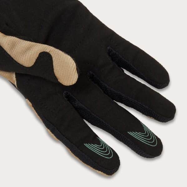 כפפות רכיבה אוקלי חום OAKLEY SWITCHBACK MTB GLOVE 2.0 צד פנימי מקרוב