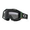 משקף אבק לאופניים OAKLEY AIRBRAKE MTB BLACK GREEN W/LIGHT GREY מקדימה פונה שמאלה