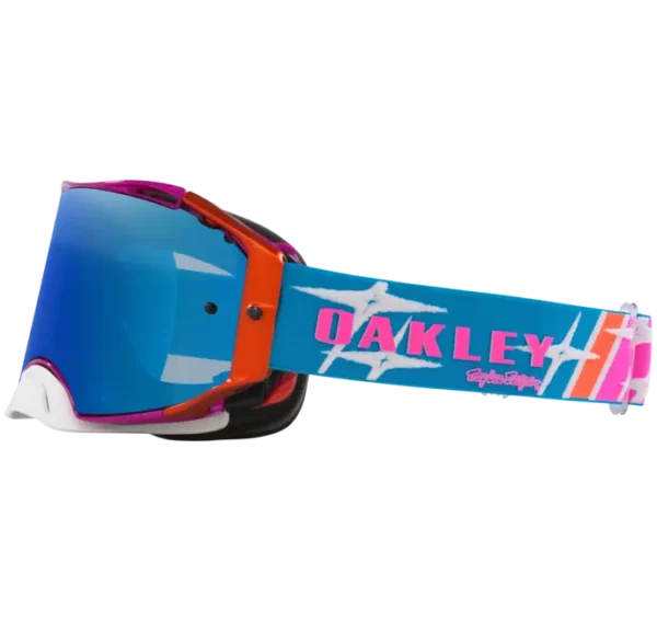 משקפי Oakley Airbrake כחול – מבט צד ימין עם לוגו Troy Lee ועיצוב הדפס
