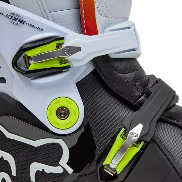 מגפי רכיבה פוקס אדום שחור לבן – FOX RACING MOTION HELLO FUTURE BOOT תקריב אבזמים