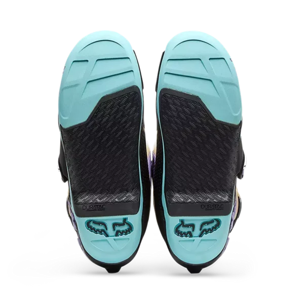 מגפי רכיבה פוקס מושן חום – FOX RACING MOTION HELLO FUTURE BOOT זוג מגפיים מבט תחתון לסוליות