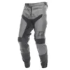 מכנס רכיבה פסטהאוס אפור/שחור – Fasthouse Carbon Method Pant Gray/Black פונה שמאלה