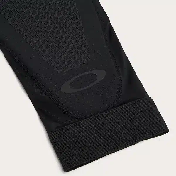 OAKLEY All Mountain D3O Knee Guard מגני ברכיים מקדימה