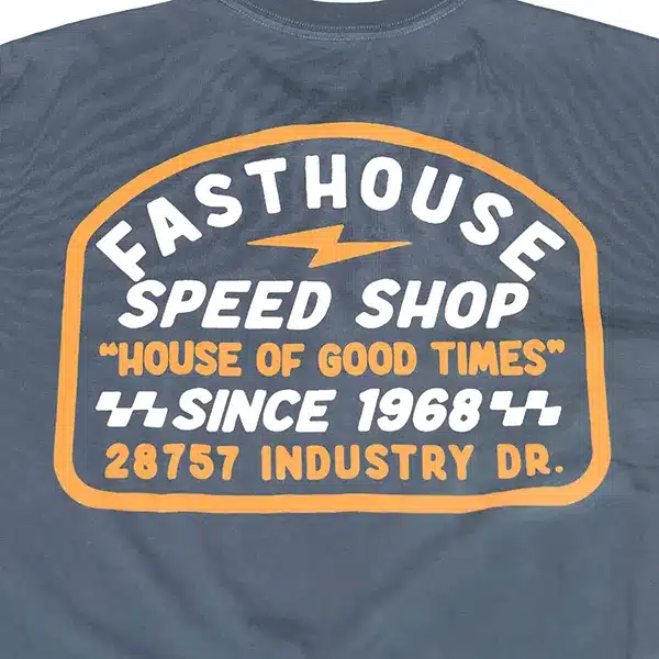 חולצת טי קצרה פסטהאוס כחול – Fasthouse Junction SS Tee Indigo מאחורה לוגו מקרוב