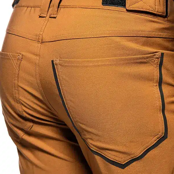 מכנס ארוך פסטהאוס קאמל – Fasthouse Kicker Pant Camel כיס אחורי מקרוב