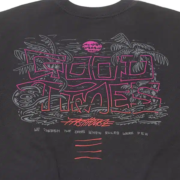 חולצת טי פסטהאוס שחור - Fasthouse Lagoon SS Tee Black לוגו מאחורה מקרוב