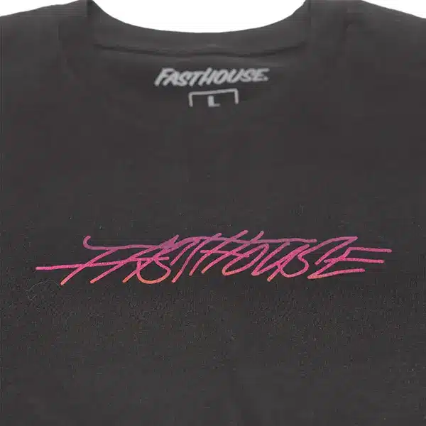 חולצת טי פסטהאוס שחור - Fasthouse Lagoon SS Tee Black לוגו מקדימה מקרוב