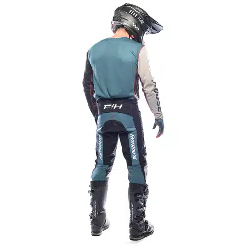 חליפת רכיבה פסטהאוס שחור טורקיז – Fasthouse Grindhouse Club Light AirCooled Gray/Black/Teal מאחור