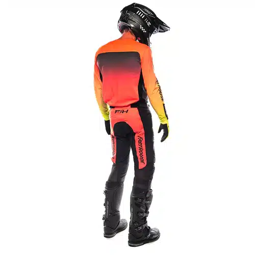 חליפת רכיבה פסטהאוס שחור כתום – Fasthouse Helix Circuit Coral תצוגה אחורית