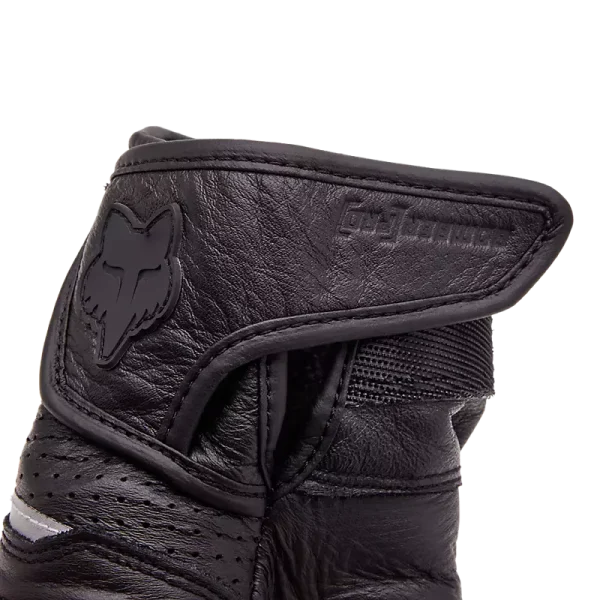 כפפות רכיבה פוקס שחור – FOX BOMBER PRO GLOVE BLK תקריב סגירה