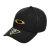 כובע Oakley Tincan Cap מבט קדמי תקריב על לוגו Ellipse מתכתי בגימור מוברש מבט צד על מבנה 6 הפאנלים של הכובע Oakley מבט אחורי על גזרת FlexFit ופס הספיגה הפנימי