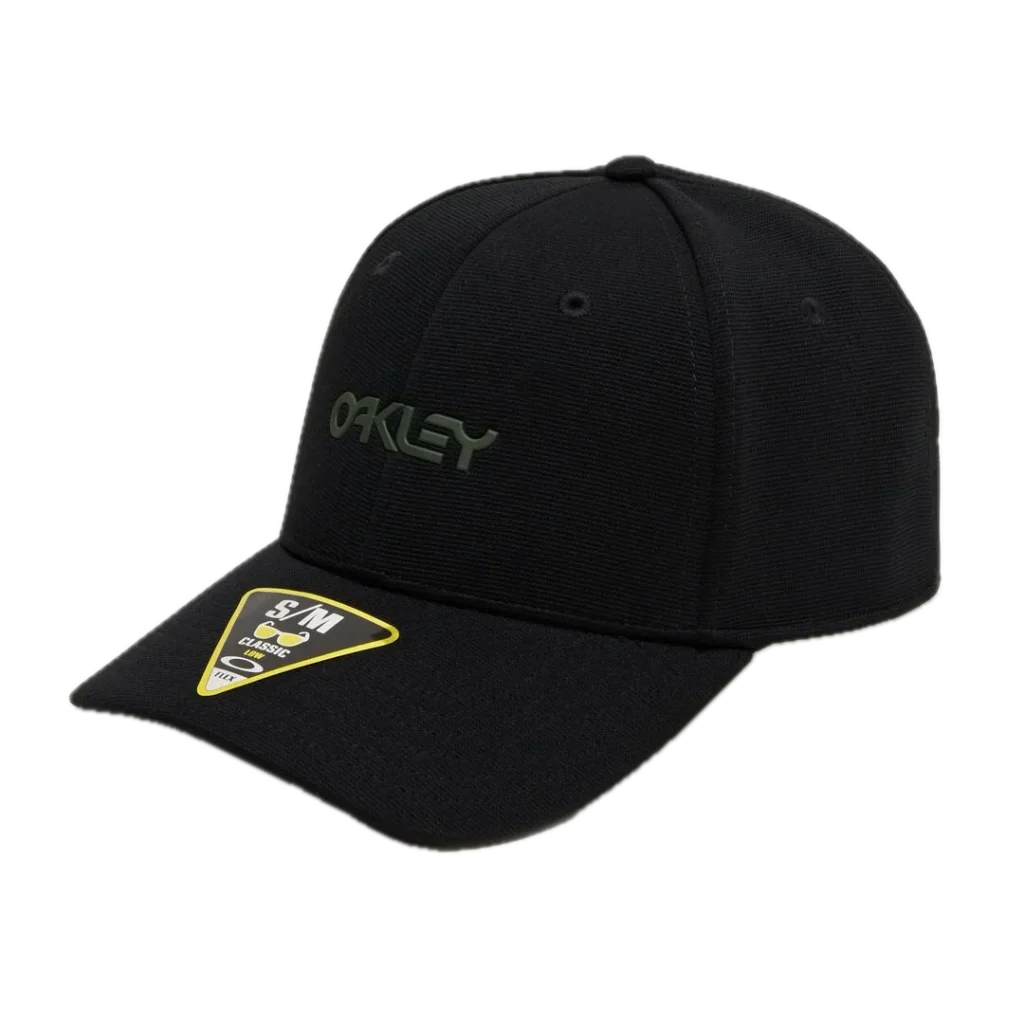 כובע OAKLEY 6 Panel Stretch Metallic Hat מבט קדמי תקריב על לוגו Ellipse מתכתי מוברש של Oakley מבט צד על גזרת 6 הפאנלים והבד הגמיש מבט אחורי על פס הספיגה הפנימי של הכובע Oakley