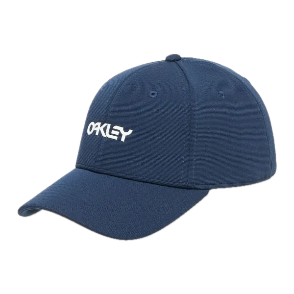 כובע Oakley 6 Panel Stretch Metallic Hat מבט קדמי תקריב על לוגו Ellipse מתכתי מוברש מבט צד על מבנה 6 הפאנלים של הכובע Oakley מבט אחורי על פס הספיגה הפנימי של Oakley