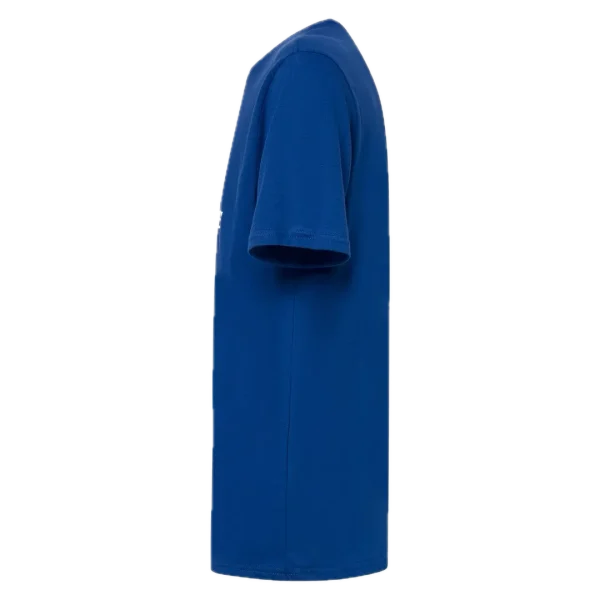 חולצת Oakley O Bark 2.0 Tee מבט קדמי תקריב על לוגו Oakley Bark בחזה מבט צד על חולצת Oakley O Bark 2.0 מבט אחורי על חולצת Oakley בגזרה Regular Fit