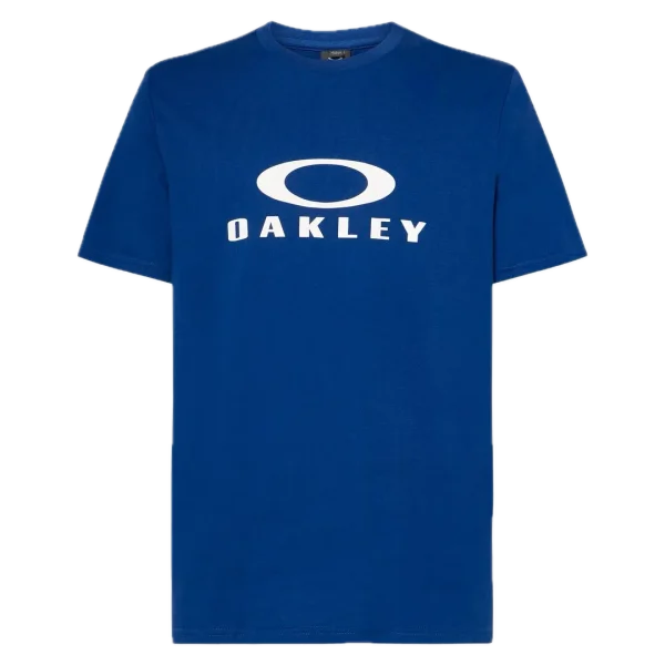 חולצת Oakley O Bark 2.0 Tee מבט קדמי תקריב על לוגו Oakley Bark בחזה מבט צד על חולצת Oakley O Bark 2.0 מבט אחורי על חולצת Oakley בגזרה Regular Fit