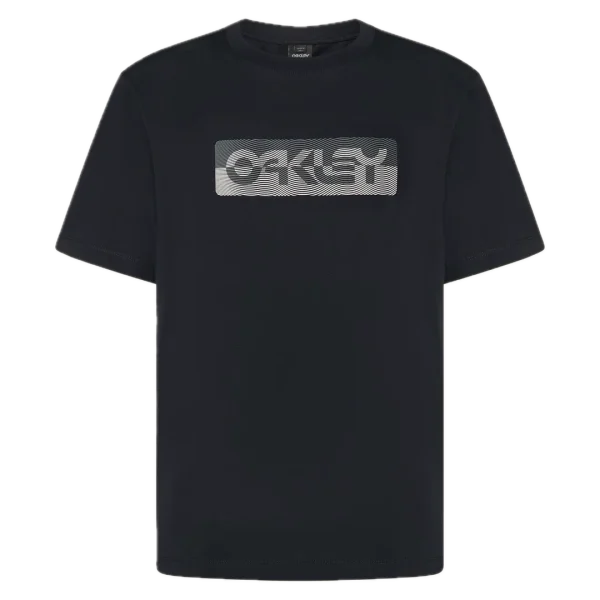 חולצת Oakley Duality B1B Tee מבט קדמי תקריב על לוגו B1B דו־גוני בחזה מבט צד על חולצת Oakley Duality B1B מבט אחורי על חולצת Oakley בגזרה Regular Fit