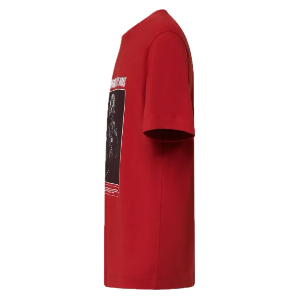 חולצת Oakley Futurescape Jellyfish Tee מבט קדמי תקריב על לוגו Oakley בחזה מבט צד על חולצת Oakley Futurescape Jellyfish מבט אחורי על ההדפס של מדוזת העומק