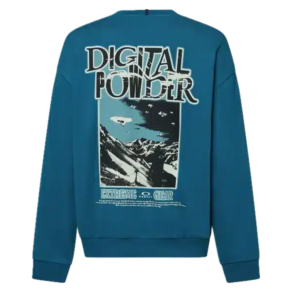 סווטשרט Oakley Futurescape Powder Crewneck מבט קדמי תקריב על ההדפס הגרפי בחזה מבט צד על הסווטשרט Oakley Futurescape Powder Crewneck מבט אחורי על הסווטשרט בגזרה Regular Fit