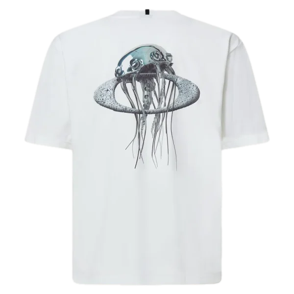 חולצת Oakley Futurescape Iced Jelly Tee מבט קדמי חולצת Oakley Futurescape Iced Jelly Tee מבט צד תקריב על לוגו Oakley Bark בחזה מבט אחורי על ההדפס הגרפי של מדוזת הקרח