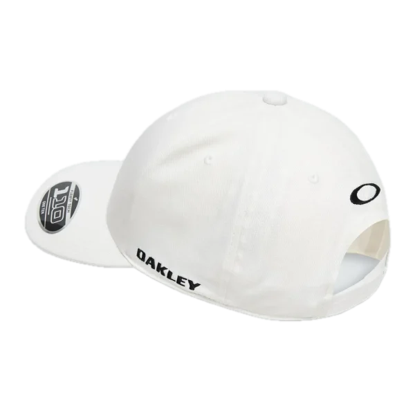 תקריב על לוגו Oakley Ellipse רקום בחזית מבט צד על מבנה 6 הפאנלים של הכובע תקריב על פס הספיגה הפנימי והגזרה המתכווננת