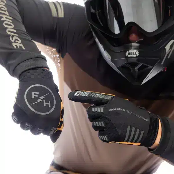 פאנלי Micro Mesh בין האצבעות לאוורור