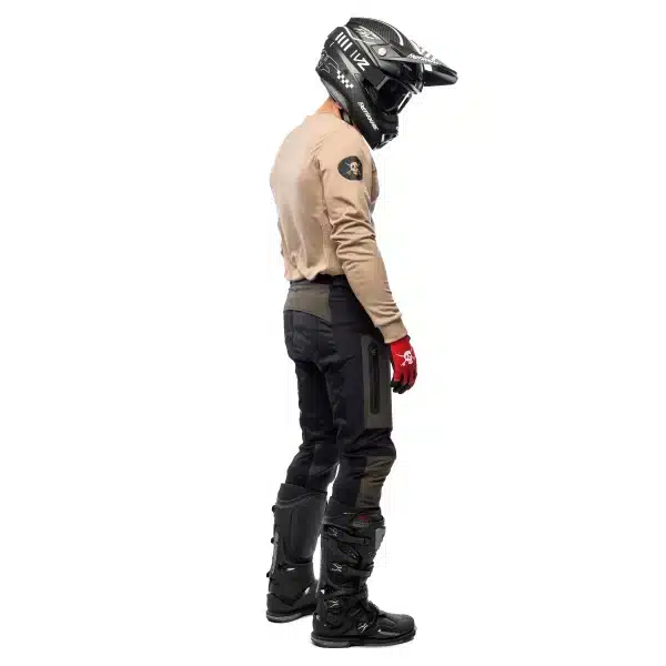 חולצת Fasthouse Sanguaro Bennet LS Jersey מבט קדמי מבט אחורי על עיצוב Bennet הקלאסי תקריב על בד Micro Mesh נושם ותפרים שטוחים לוגו Fasthouse על החזה בעיצוב Sanguaro