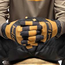 כפפות Fasthouse Vapor Ray Glove מבט קדמי מבט צד על כף היד Clarino® והדפס Vapor Ray תקריב על קצות האצבעות עם סיליקון גריפ עיצוב Vapor Ray עם לוגו Fasthouse על גב היד