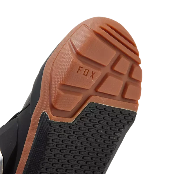 סוליית DURATAC® בדוגמה פתוחה במגפי FOX Motion X