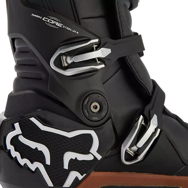 מערכת האבזמים המתכתיים במגפי FOX Motion X