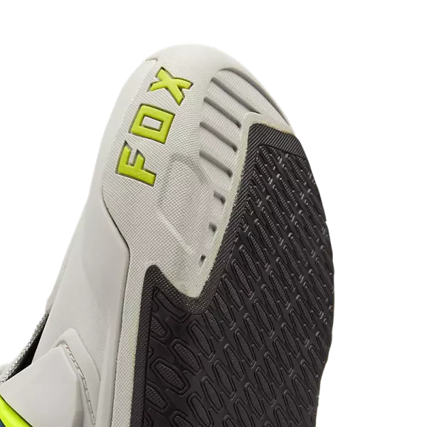 סוליית Ultratac™ במגפי FOX Instinct