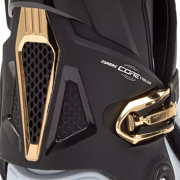 מערכת האבזמים הפטנטית במגפי FOX Instinct