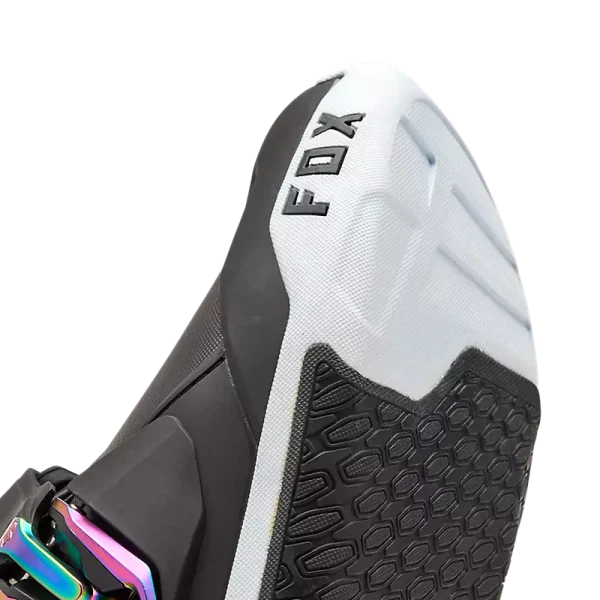 סוליית DURATAC® במגפי FOX Motion